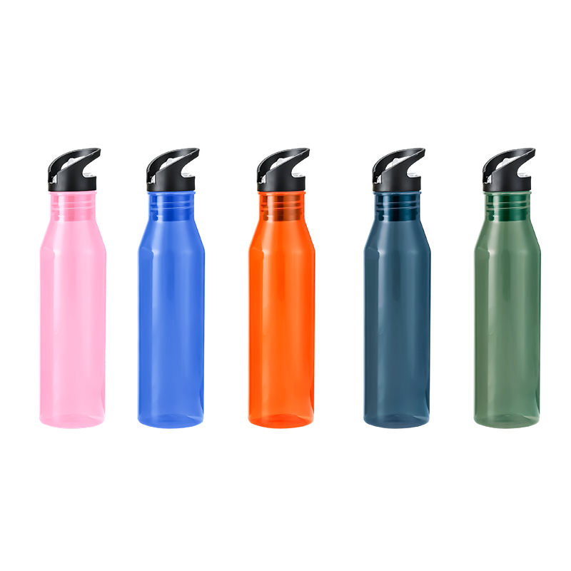 Vacuum Water Bottle With Carabiner Keeps Drinks Happy